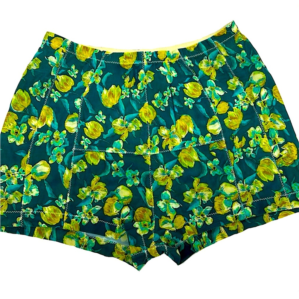 Roberto Cavalli Limited Edition Shorts – IT 38 (S) – Brand New – 2022 Collection